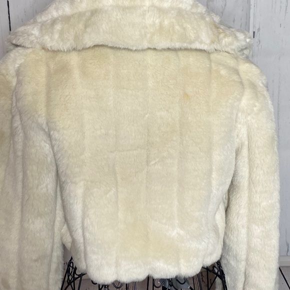 Fuzzy Warm Jacket - Picture 14 of 14